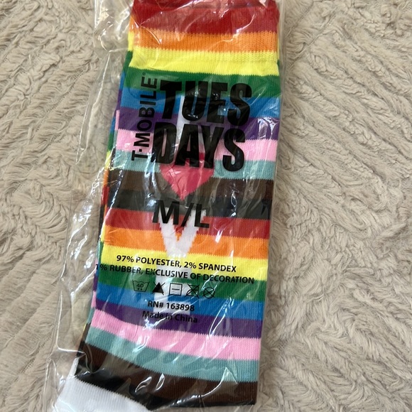 T-Mobile Rainbow LOVE socks Pride Socks ❤️🧡💛💚💙💜NEW in package, size M/L - Picture 13 of 14